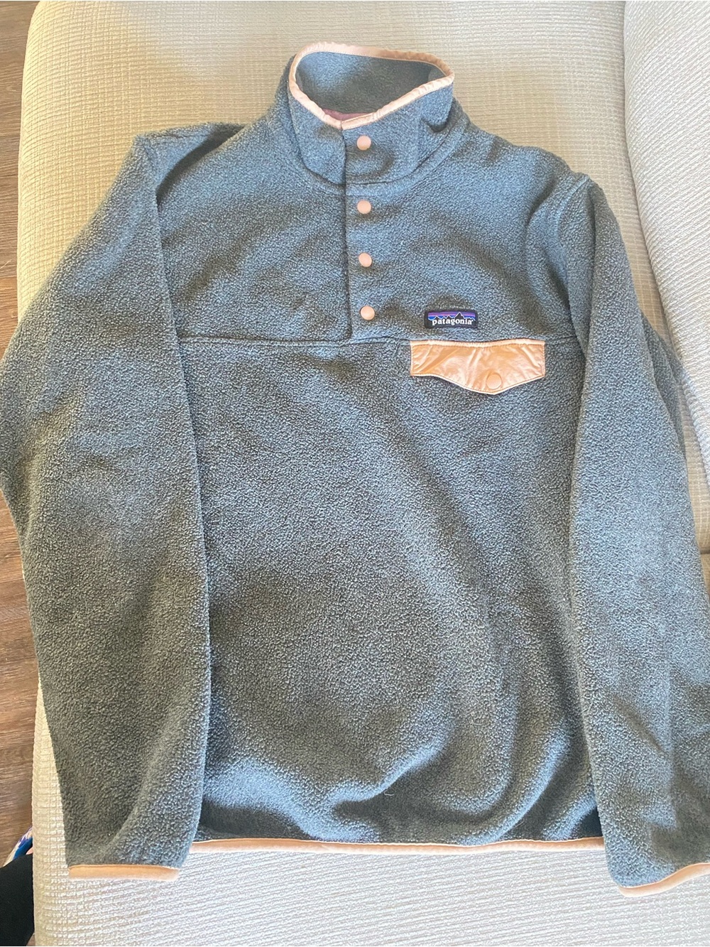 Patagonia Fleece Pullover in Olive Green with Tan Pocket